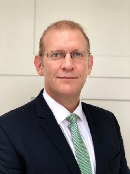 Andrew-Rouse-Prof01-Kopie-450x600-1